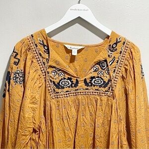 TANTRUMS Women’s Gold Blue Embroidered Beaded Peasant Top Tassels Size Medium
